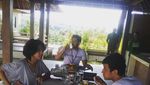 Tampannya Aditya Zoni, Adik Ammar Zoni Saat Santai sambil Ngopi