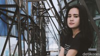 Namun Michelle mengaku tak ingin pasangannya itu dari kalangan artis.
