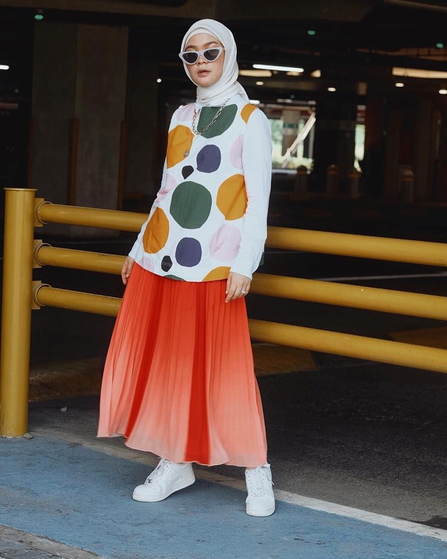 Selain lima saudara kandung itu, saudara ipar mereka Tantri Namirah juga merupakan social media darling. Berbeda dengan Zaskia bersaudara, Tantri memiliki gaya yang lebih berani. Foto: Instagram Tantri Namirah