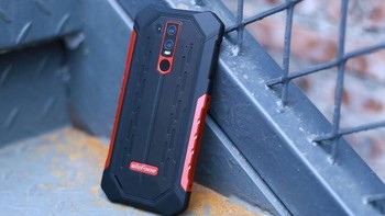 Ulefone yang berbasis di China ini memperkenalkan Armor 6 di Desember lalu dan saat ini siap dipasarkan online. Foto: Ulefone