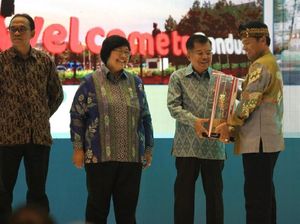 Pemkab Bandung Raih Penghargaan Adipura