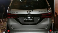 Veloz saat ini juga memiliki garnish pada pintu belakang dengan warna gelap. Foto: Agung Pambudhy