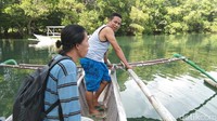 Jarak tempuhnya sekitar 10 menit dari pangkalan ojek perahu di Kelurahan Ammassangan. Tarifnya cukup Rp 10 ribu saja untuk setiap orang. (Abdy Febriady/detikTravel)