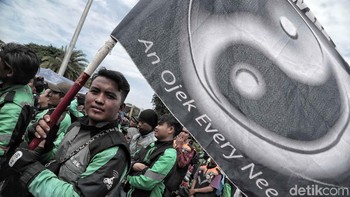 Mereka meminta kepada pihak manajemen untuk menetapkan tarif batas atas dan bawah yang lebih manusiawi.