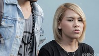 Isa awalnya tak tahu masa lalu Evelyn, namun kini ia sudah tahu dan menerima mantan istri Aming itu sepenuhnya. Pool/Ismail/detikFoto.