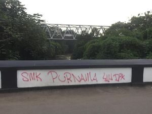 Wakil Wali Kota Depok Sesalkan Aksi Vandalisme di Jembatan Panus