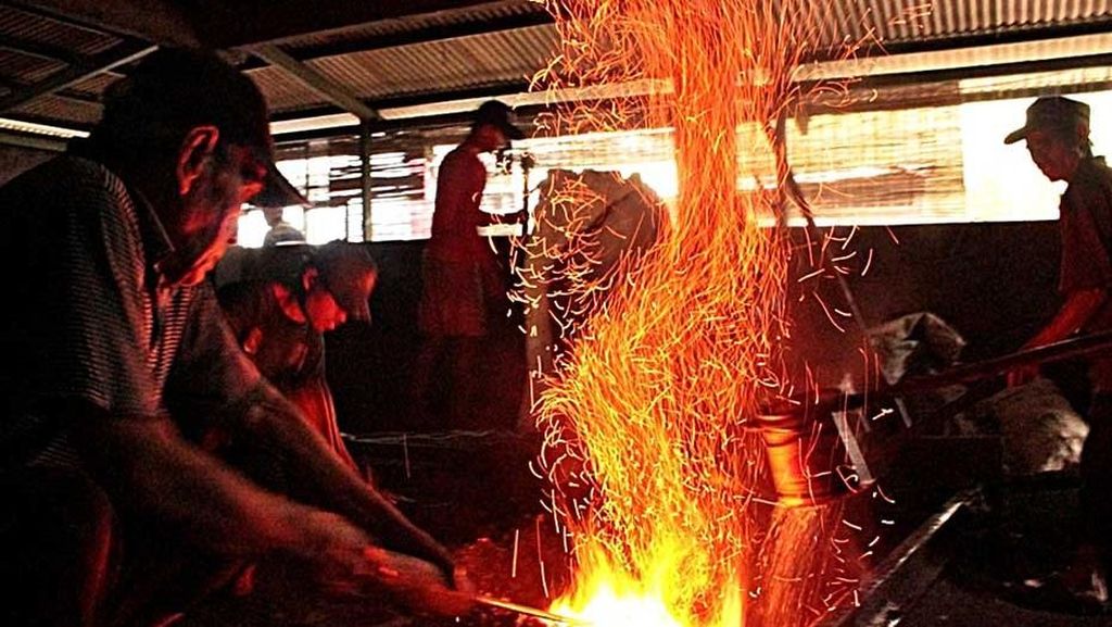 Mengintip Pembuatan Gong di Pabrik Tertua di Kota Bogor Mengintip Pembuatan Gong di Pabrik Tertua di Kota Bogor