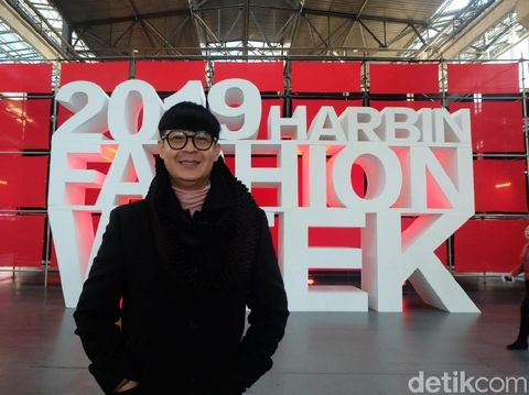 Priyo Oktaviano terpilih menjadi desainer terbaik di Harbin Fashion Week, China.