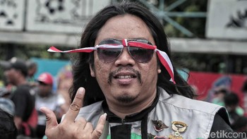 Mereka juga meminta pihak manajemen untuk menetapkan sistem kemitraan yang adil bagi para pengemudi.