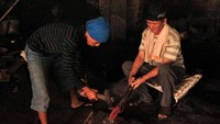Tak hanya membuat gong, pabrik ini juga memproduksi beragam alat musik gamelan lainnya. Pool/Aprillia Dinda/Detikcom.