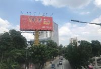 Billboard Shopee-BLACKPINK di kawasan Pondok Indah, Jakarta Selatan
