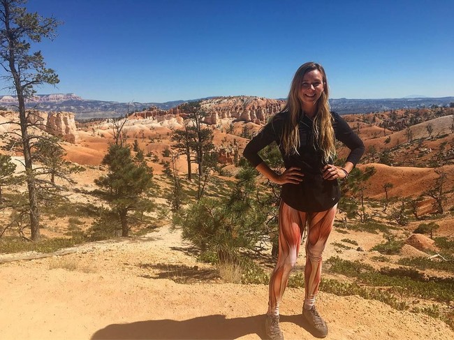 Didorong oleh respon positif dan permintaan lebih dari pengikutnya di media sosial, Megan segera mengunggah foto nakal lainnya dan itu menjadi hal biasa. Ketika jumlah pengikutnya mulai meningkat Megan memutuskan untuk menggunakan perhatian yang ia dapatkan itu untuk selamanya, dan mulai mengunggah tentang masalah-masalah penting, termasuk kesehatan mental. Foto: Instagram @holdon2yerbutts