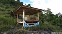  Untuk makin menarik minat dan membuat pengunjung merasa nyaman, pihak pengelola saat ini tengah membangun sejumlah gazebo, toilet, dan fasilitas penunjang lainnya. (Abdy Febriady/detikTravel)