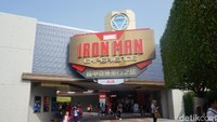 Iron Man Experience berada di Tommorowland, Hong Kong di mana Anda bisa melihat-lihat dan mencoba teknologi buatan Starks Industries.