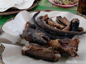 Puedes Sedep! Sambal Welut Buatan Pak Sabar yang Bikin Nagih