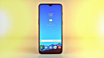 Samsung lama menjadi penguasa pasar ponsel India, namun tahun 2018 lalu telah disalip Xiaomi. Belum lagi serbuan dari merek kuat lain seperti Oppo, Vivo dan Realme membuat Samsung semakin waspada. Kehadiran Galaxy M diharapkan memperkuat kembali posisi Samsung. Foto: istimewa