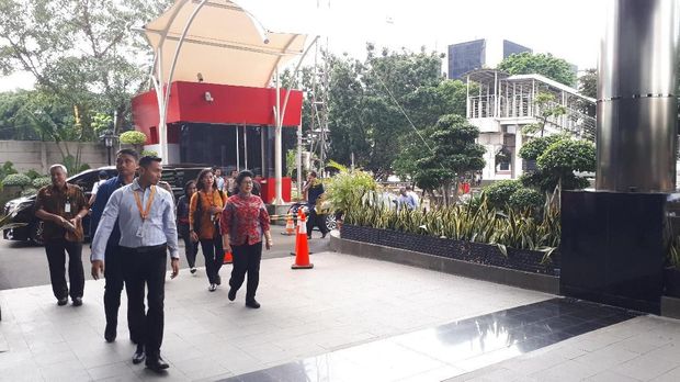 Kabiro Humas KPK Febri Diansyah menyatakan Menkes bakal membahas kajian KPK soal tata kelola alat kesehatan.