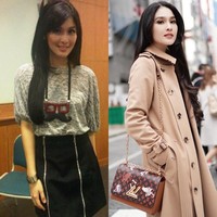 Begitupun dengan Sandra Dewi, meskipun ada sedikit perubahan pada gaya busananya Sandra Dewi sudah sangat cantik dan ayu sejak 10 tahun yang lalu. Kini ia sudah memiliki satu orang anak. Foto: Instagram/sandradewi88