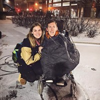 Meski banyak yang menghujat selama tiga tahun bersama, kisah cinta keduanya pun kian viral. Pasangan ini disebut memberikan inspirasi bagi para difabel yang merasa tak layak mendapatkan cinta. Foto: Instagram @shaneburcaw