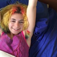 Gerakan ini dimulai oleh Laura Jackson, mahasiswi University of Exeter Inggris. Ia merasa selama ini ada anggapan bahwa wanita yang memanjangkan rambut ketiaknya terkesan jorok, padahal itu adalah rambut natural yang tumbuh alami. Foto: Istimewa