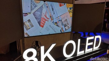 Ini televisi 8K buatan Skyworth. Foto: Adi Fida Rahman/detikINET