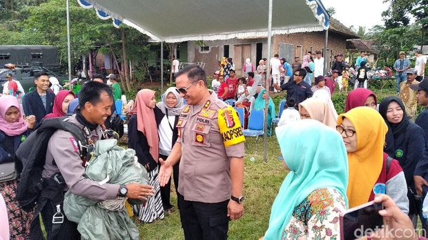 Millennial Road Safety Festival di Malang Diramaikan Terjun Payung