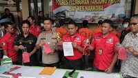 Kasat Narkoba Polres Pelabuhan Tanjung Priok, Iptu Eddy Suprayitno dalam rilis tersebut mengatakan Aris diketahui telah tiga kali menggunakan narkoba, Jakarta, Rabu (16/1/2019).