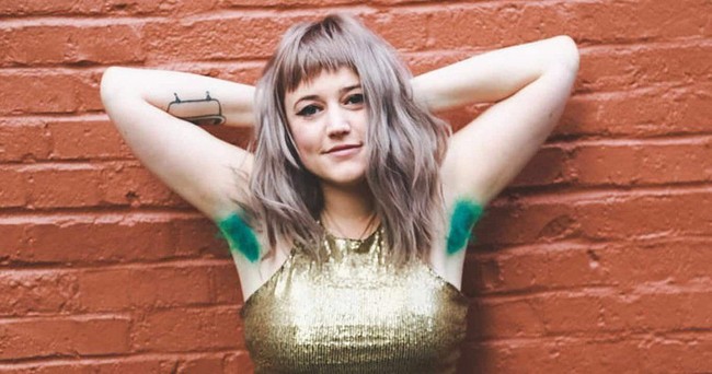 Jika pria tidak mencukur jenggotnya, maka para wanita ini tidak memotong rambutnya di bulan Januari termasuk bulu ketiak. Melalui hashtag #Januhairy, para perempuan mengunggah foto pamer bulu ketiak. Foto: Istimewa