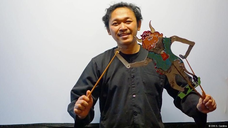 Seniman Indonesia di Berlin: Sebar Pesan Kebaikan Lewat Kisah Binatang Seniman Indonesia di Berlin: Sebar Pesan Kebaikan Lewat Kisah Binatang