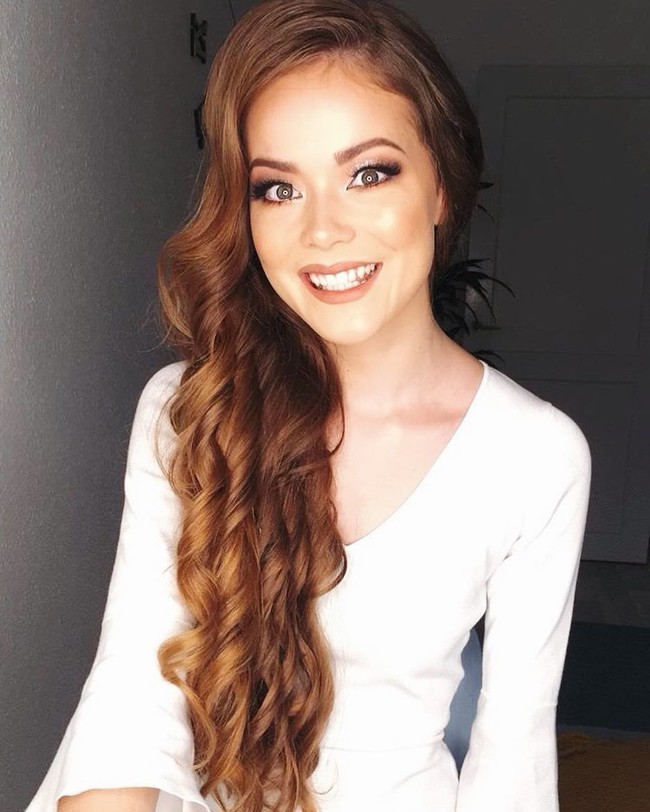 Setelah saya memutuskan pada sesuatu, saya melakukan segalanya untuk mewujudkan impian saya. Saya dilahirkan dengan hanya memiliki setengah lengan kiri saya, dan meskipun saya dilahirkan dengan cacat lengan, saya selalu hidup dengan aturan bahwa saya harus mengejar impian saya dan menjadi inspirasi bagi orang lain, tulis Celina kepada Global Beauties. Foto: Instagram @celinariel