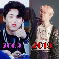 Tak hanya EXO, boy band BTS juga menjadi sasaran para Army (sebutan untuk fans BTS) untuk diungkap masa lalunya. Begini penampilan Jimin yang 10 tahun lalu masih chubby. Foto: Twitter