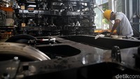 Bogie atau roda juga dipasang beriringan dengan suspensi LRT.