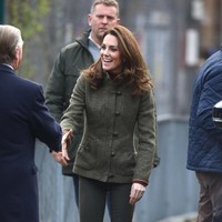 Liburan telah usai. Kate Middleton kembali muncul di hadapan publik untuk melaksanakan tugasnya sebagai Duchess of Cambridge. Kemarin, Selasa (15/1/2019), istri Pangeran William ini menyambangi Islington Community Garden di London, Inggris. (Foto: Getty Images)