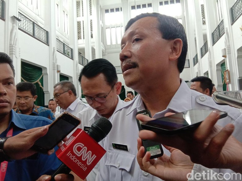 Sekda Jabar Sebut TAP Gubernur Ridwan Kamil Sudah Sesuai Aturan Sekda Jabar Sebut TAP Gubernur Ridwan Kamil Sudah Sesuai Aturan