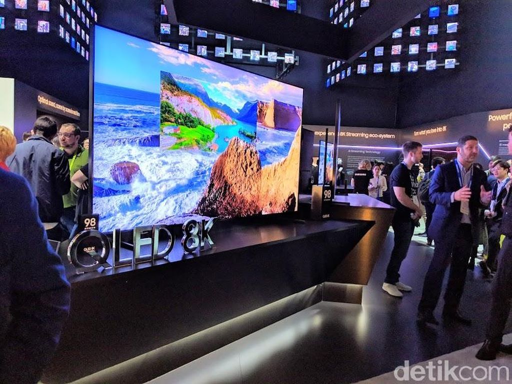 8 Televisi 8K yang Menghentak Panggung CES 2019