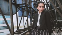 Ia pun hanya mengatakan bahwa perannya ada hubungan dengan Reina (Michelle Ziudith) dan Rangga (Dimas Anggara).
