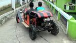Mobil Antik dari Bahan Bekas