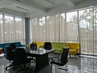 Balada Ruang Kreatif Bak Gedung 'Hantu' di Bandung