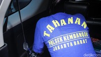 Sebelumnya, kakak-adik DL dan CP serta temannya, AJ, menjadi pengedar dan menyimpan narkoba di lingkungan sekolah di Jakarta Barat. Mereka memilih sekolah sebagai gudang karena dinilai lebih aman.