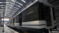 Trainset merupakan rangkaian gerbong LRT yang terdiri dari Motor Car (MC) atau roda penggerak dengan meja pengendali, Motor Car dengan roda penggerak (M) serta Trailer Car (T) atau roda pengikut.