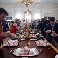 Dari Kicauan 'Hamberder', Begini Suasana Pesta Junk Food di Gedung Putih