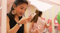 Dekorasi dan temanya berisi tentang dessert atau hidangan penutup dengan warna yang ceria (Selfie Museum/Facebook)