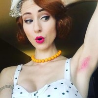 Ide ini sudah muncul sejak tahun 2016. Seorang Youtuber dengan nama akun Official Rainbow Girl mengunggah video tutorial cara mewarnai bulu ketek menjadi pelangi. Videonya menarik lebih dari 5000 komentar. Foto: Istimewa