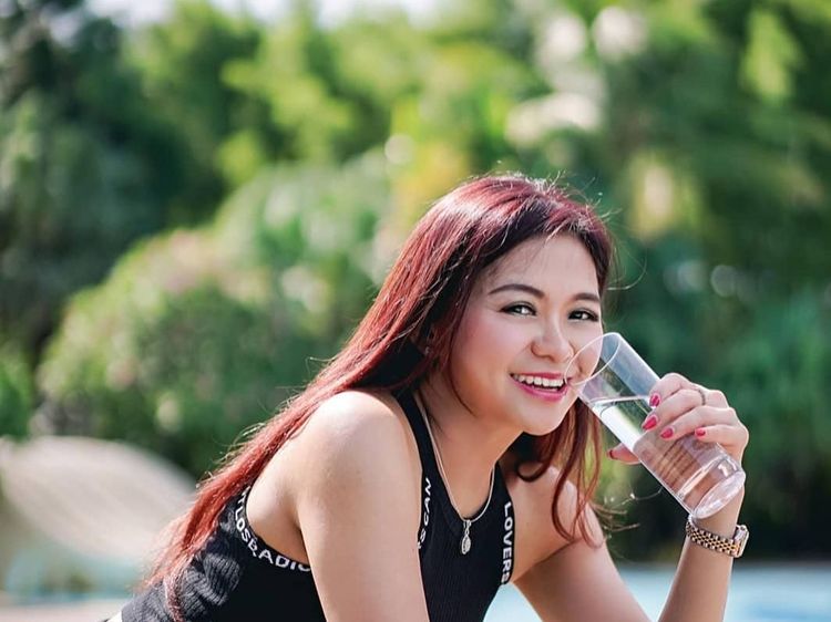 10 Years Challenge Ala Puspa Dewi, Mau Saingan Awet Muda?