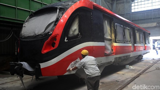 Lahan Depo Bermasalah, Kereta LRT Jabodebek Tiba di Jakarta Sabtu
