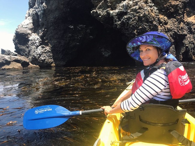 Selain itu, tentu Jane menjaga gaya hidup sehat dengan rajin olahraga, tidak merokok dan mengonsumsi alkohol serta menghindari junkfood. Ia pun memastikan untuk selalu mengonsumi sayur dan buah segar yang kaya antioksidan juga mengurangi garam.  Foto: Instagram @janeseymour