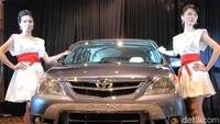 Dalam catatan detikOto, tahun 2009, Avanza dan Xenia masih masuk generasi pertama dan di tahun itu kedua mobil tersebut sudah mengalami perbaikan minor pada eksterior dan interior untuk menambah kenyamanan mobil. Dok. DetikOto.