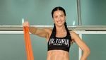 Rahasia Bugar Adriana Lima, Mantan Model Victorias Secret Berperut Sixpack