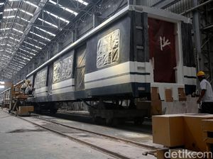 Melihat Proses Pembuatan LRT Jabodebek di Markas INKA (1)