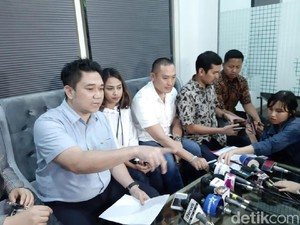 Jadi Tersangka, Vanessa Angel Terisak